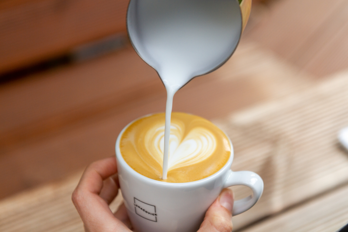 Rocket Espresso konvička na mléko 600 ml – měď | Lázeňská káva